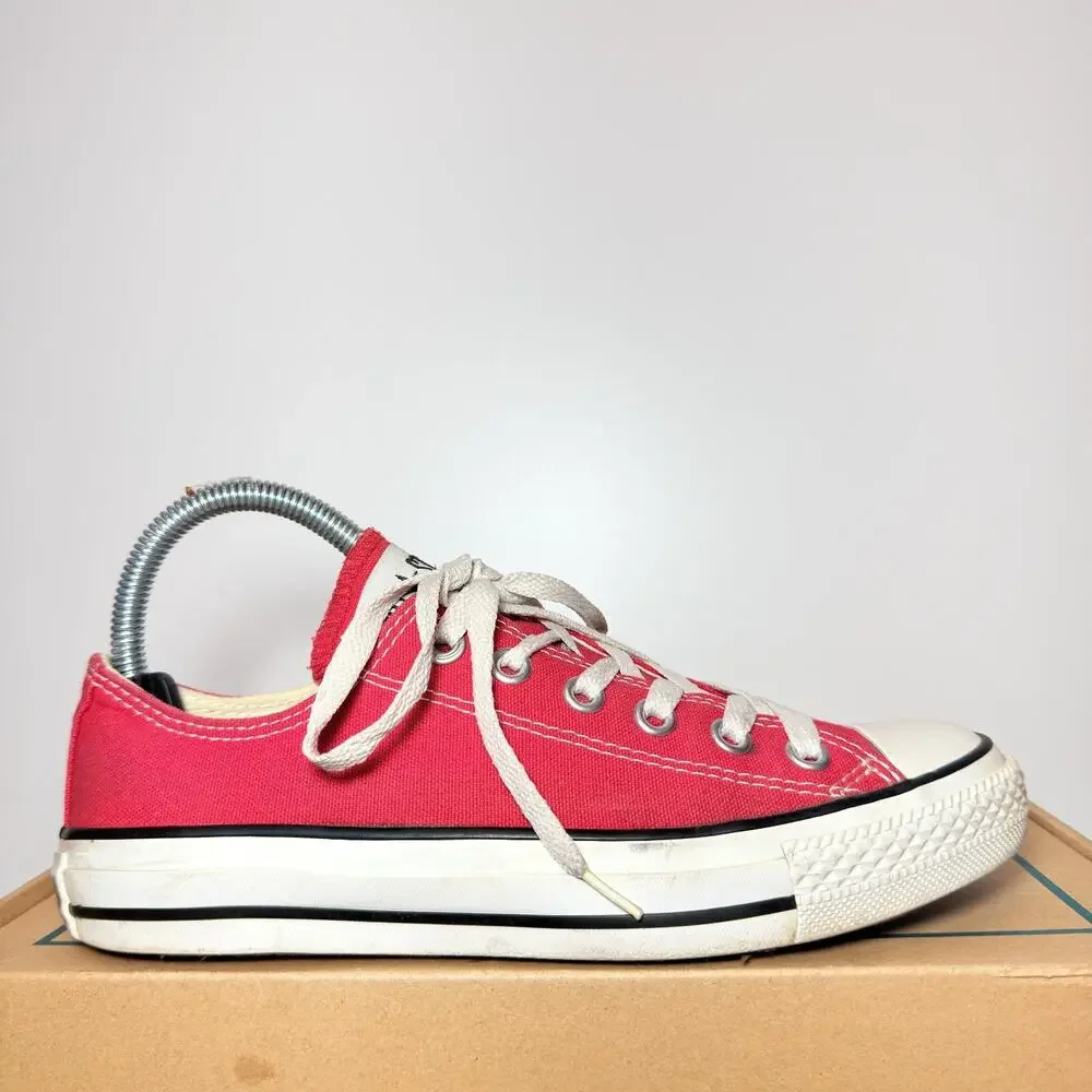 Converse Low Top Womens Size 5 Red White Canvas Casual Sneakers Chuck Taylor